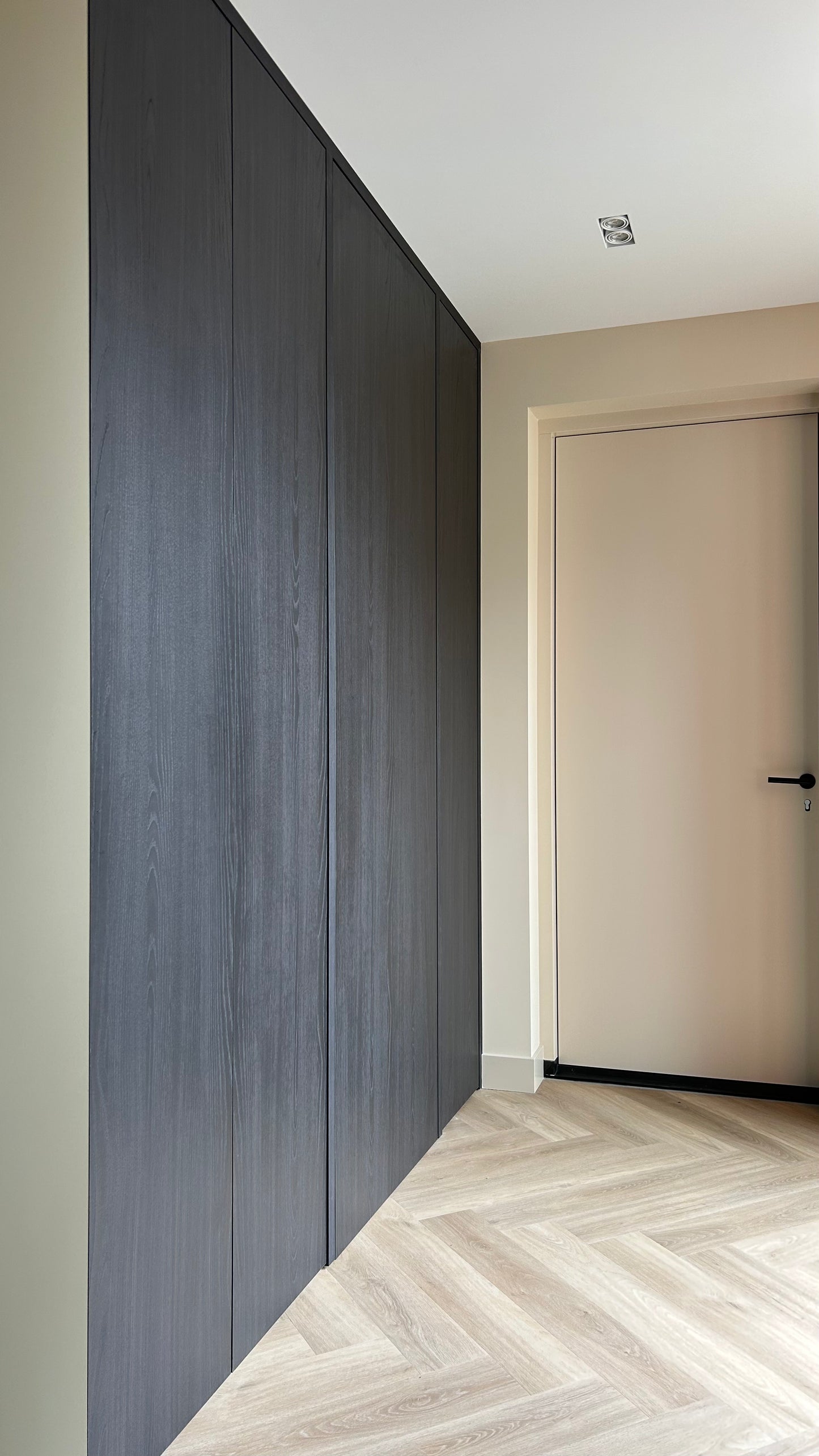 Scheidingswand met doorloop en keukenblok