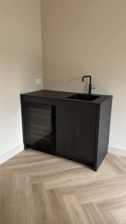 Scheidingswand met doorloop en keukenblok