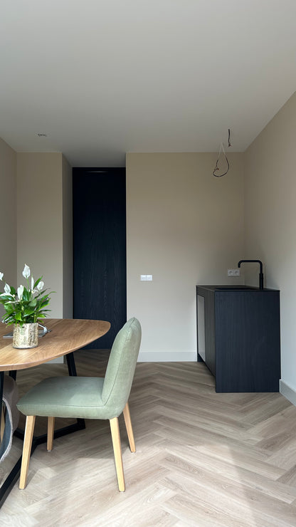 Scheidingswand met doorloop en keukenblok