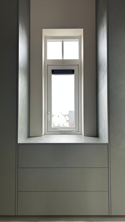 Kledingkast in schuine kap